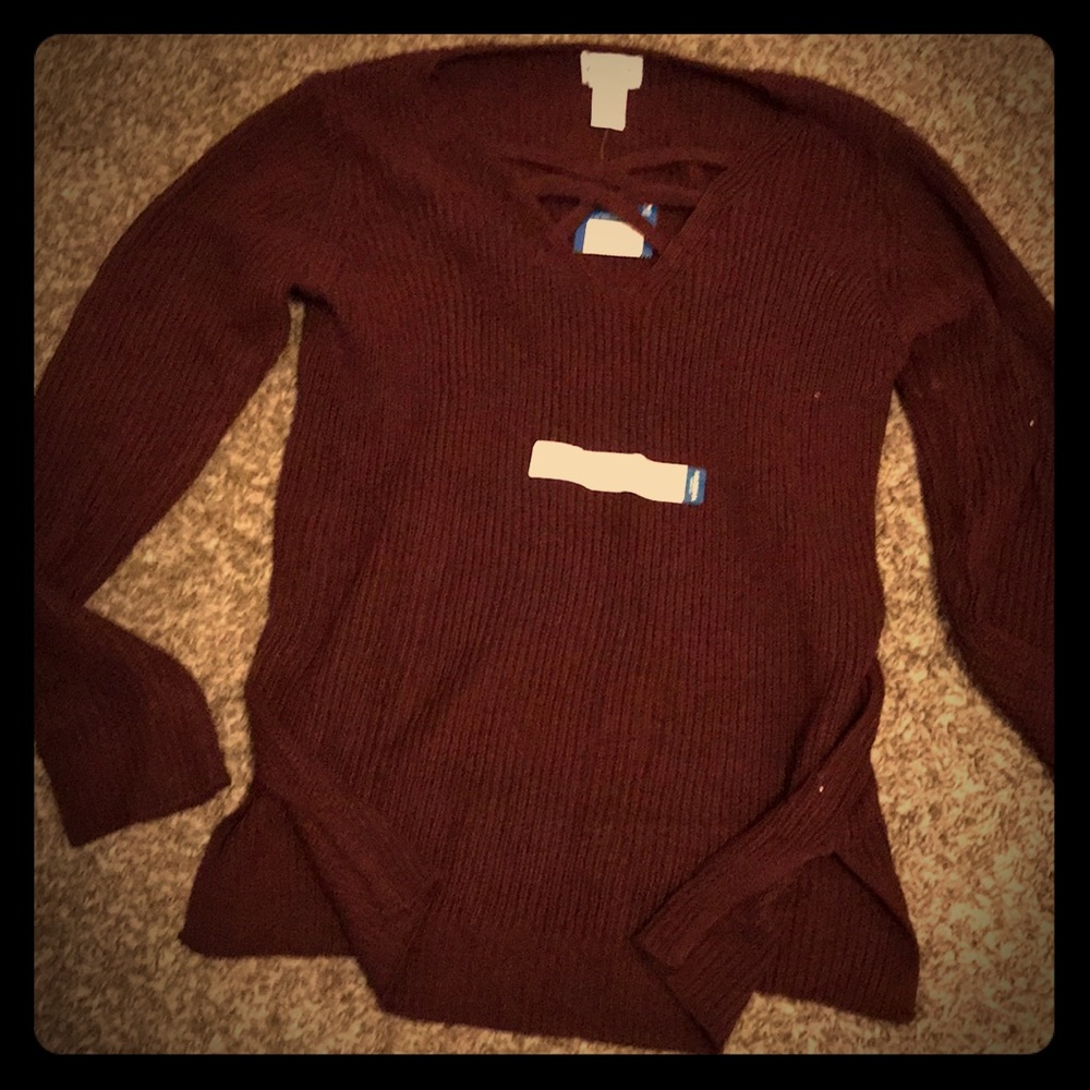 Large women’s sweater/long sleeve top